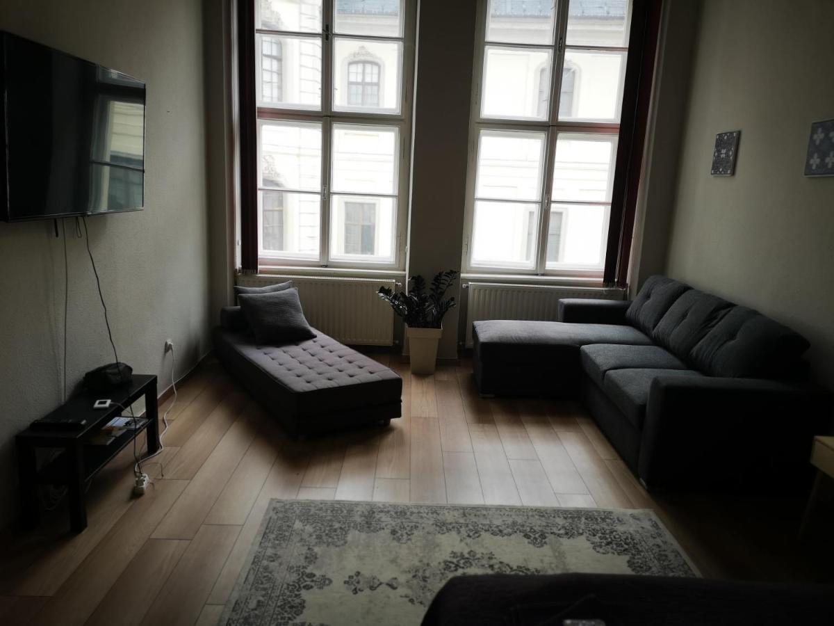 Palace - Belvarosi Apartman Eğri Dış mekan fotoğraf