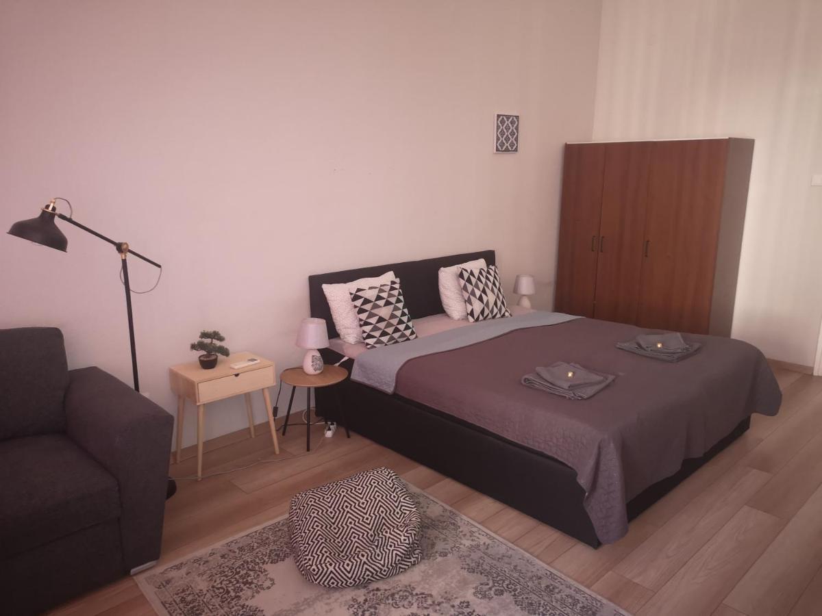 Palace - Belvarosi Apartman Eğri Dış mekan fotoğraf