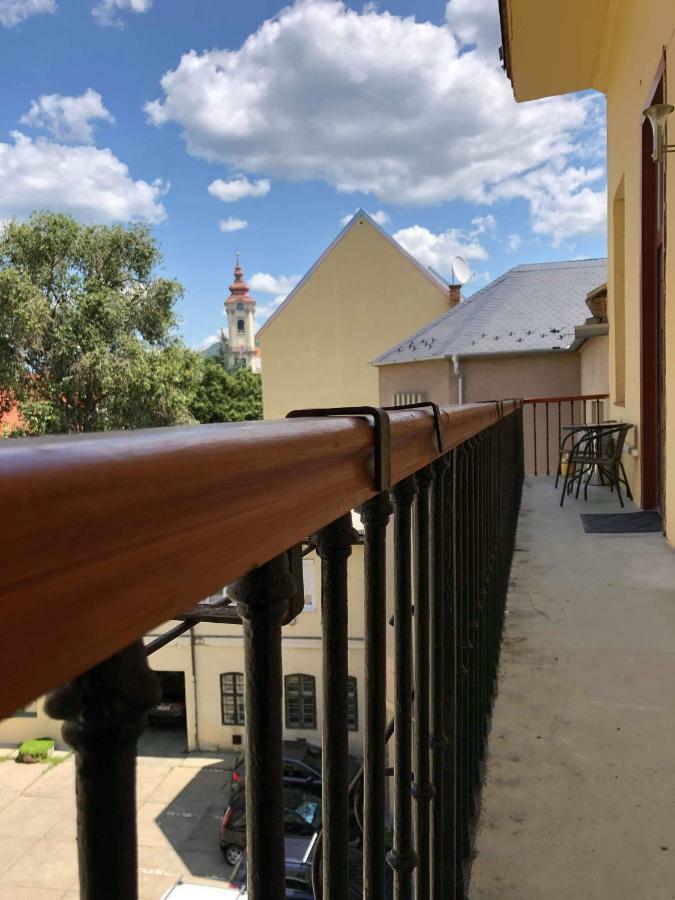 Palace - Belvarosi Apartman Eğri Dış mekan fotoğraf